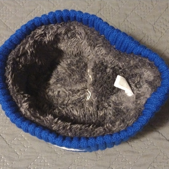 Blue and Gray Pom-Pom Beanie - Picture 4 of 6